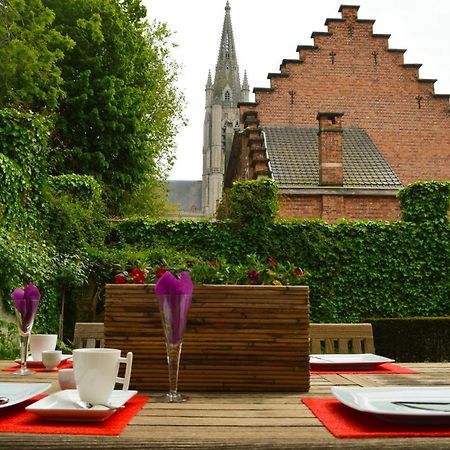Bed and Breakfast De Gelaarsde Kat Ypres Esterno foto