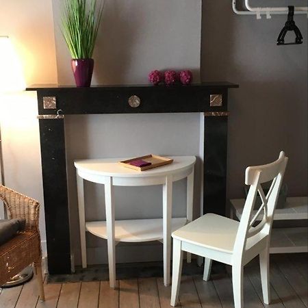 Bed and Breakfast De Gelaarsde Kat Ypres Esterno foto