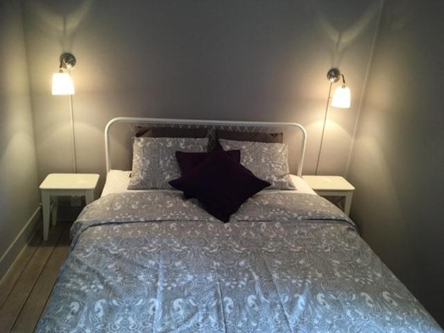 Bed and Breakfast De Gelaarsde Kat Ypres Esterno foto