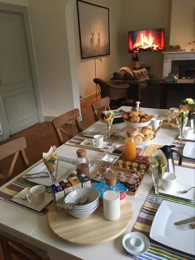 Bed and Breakfast De Gelaarsde Kat Ypres Esterno foto